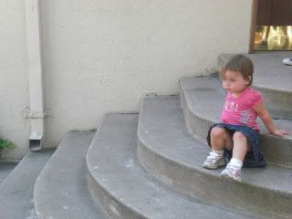 Ysa on the steps