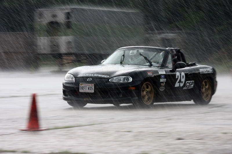 http://i211.photobucket.com/albums/bb162/bakyardbyks/autox%207-6-08%20heat%202/IMG_2628.jpg