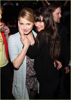 Dianna+agron+and+lea+michele+kiss