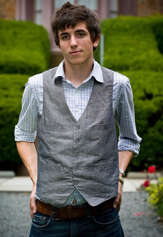 IMAGE: http://i211.photobucket.com/albums/bb200/verynicephotography/potnRESIZE/009.jpg