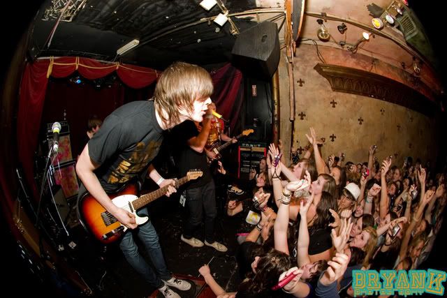 IMAGE: http://i211.photobucket.com/albums/bb200/verynicephotography/the%20maine/002-6.jpg