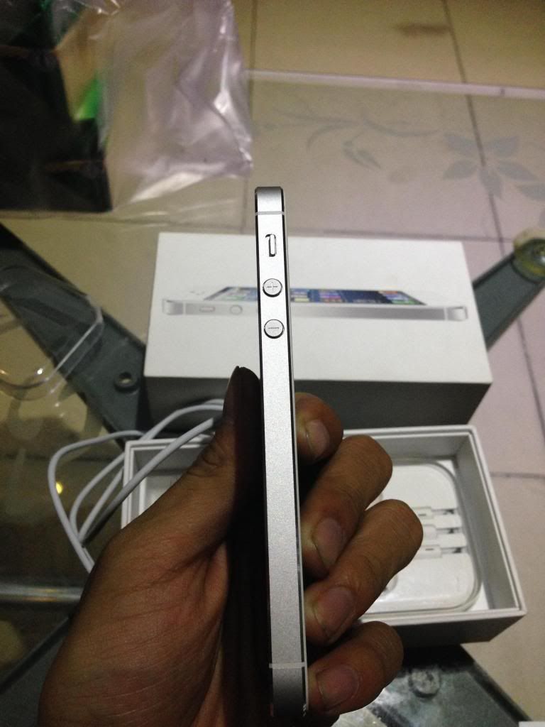 Iphone 5 16gb trắng cần ra đi giá good - 1
