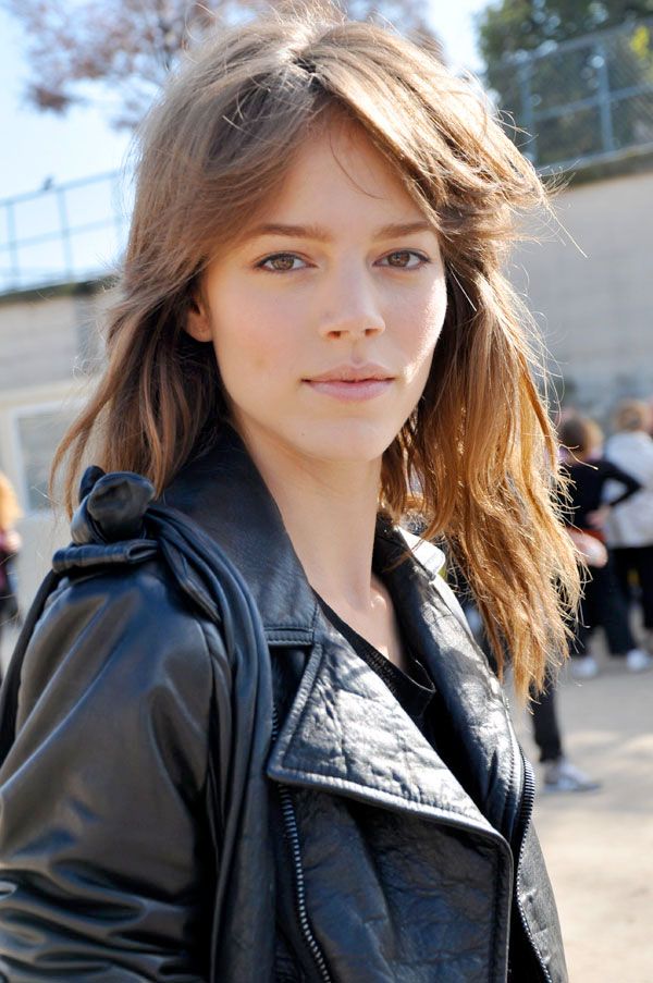 Freja Beha Erichsen hair style