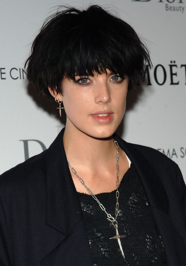 Agyness Deyn s Black Bed Hair To see more of Agyness and her messy hairdo 