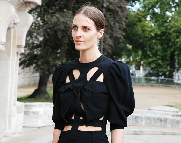Vanessa Traina in a cut-away Givenchy black dress
