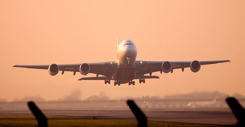 http://i211.photobucket.com/albums/bb275/arkrailuk/Heathrow/A6-EDB_A380-800_LHR.jpg