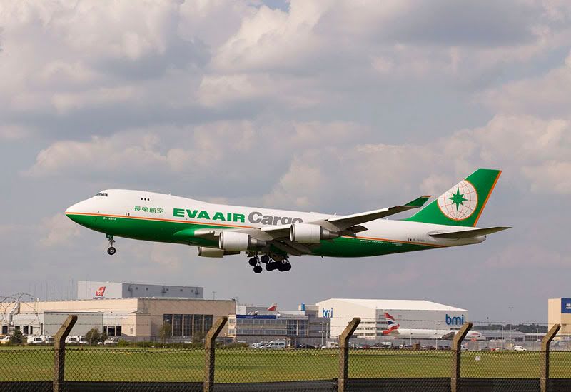http://i211.photobucket.com/albums/bb275/arkrailuk/Heathrow/B-16483_B747-400F.jpg