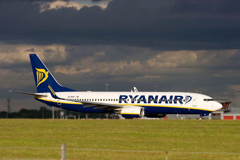 http://i211.photobucket.com/albums/bb275/arkrailuk/Stansted/EI-DHH_B737-800_STN.jpg