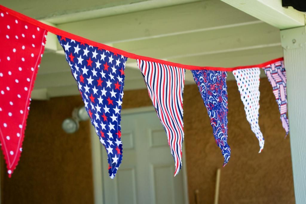 DIY Decorations {Fabric Pennant} Crafty Mom of Girls
