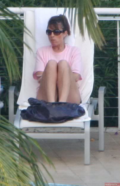 sarah palin legs pics. Sarah Palin Sunbathing, Showing Legs 4